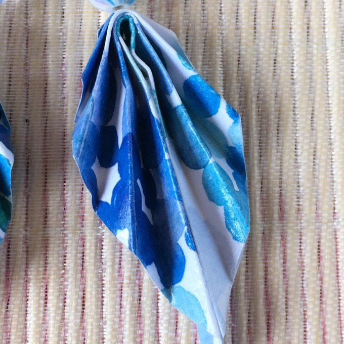 Boucles d'oreilles origami, bulles bleues