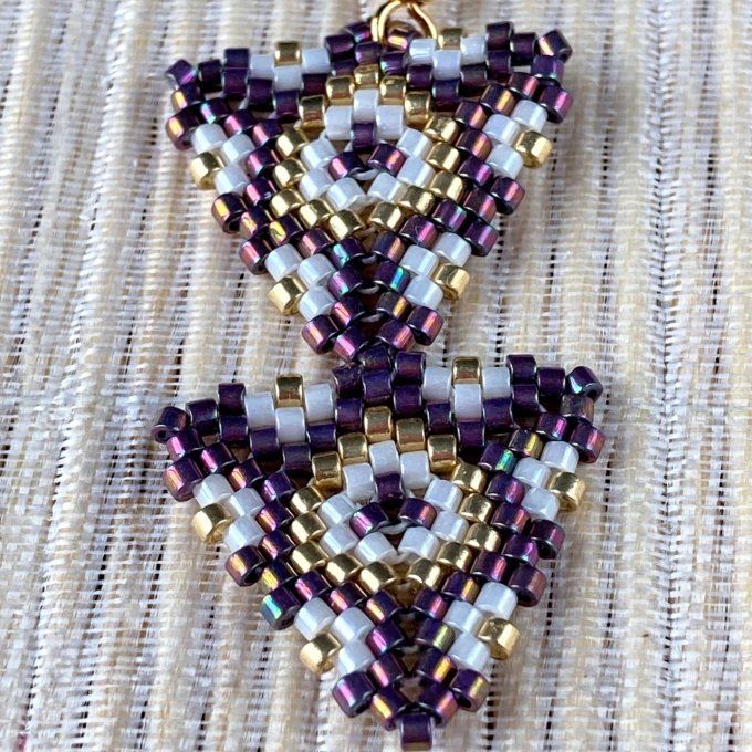 Boucles d’oreilles géométriques, double triangle en perles Miyuki violine, beige & doré 