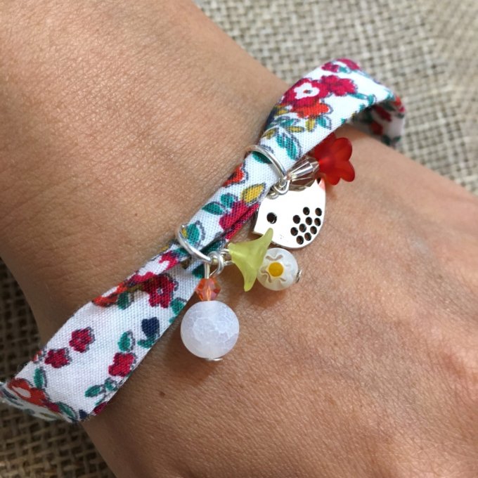 Bracelet 19cm, ruban fleuri blanc et multicolore, oiseau