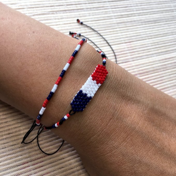 Bracelet minimaliste supporter Français bleu, blanc, rouge, double rang & base fil noir