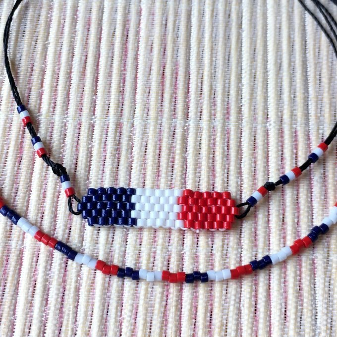 Bracelet minimaliste supporter Français bleu, blanc, rouge, double rang & base fil noir
