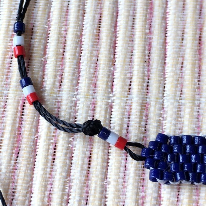 Bracelet minimaliste supporter Français bleu, blanc, rouge & base fil noir