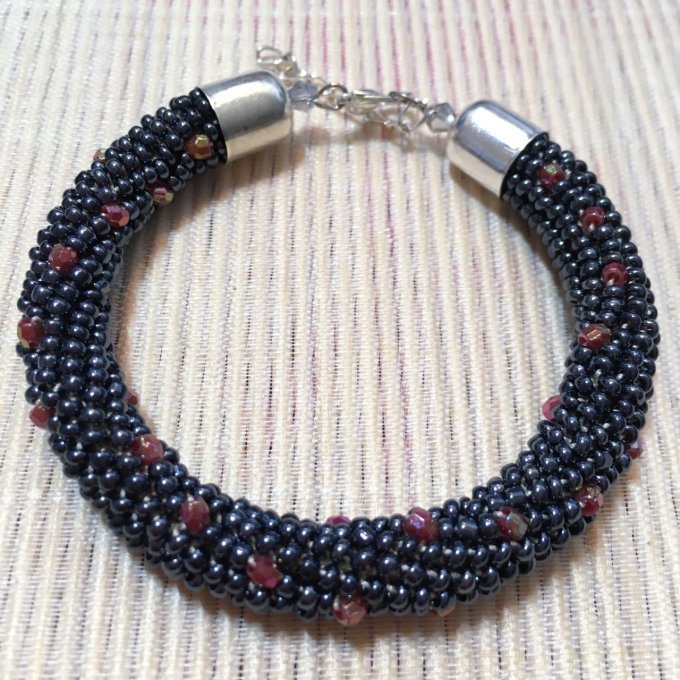 Bracelet rocailles noir hématite et toupies rouges, spirale russe