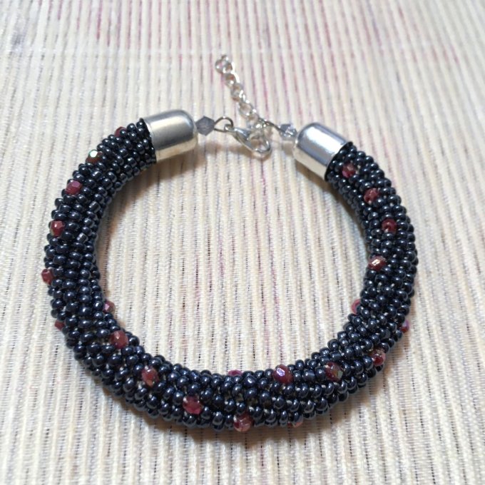 Bracelet rocailles noir hématite et toupies rouges, spirale russe