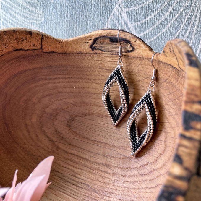 Boucles d'oreilles tissées en perles Miyuki noir et argent