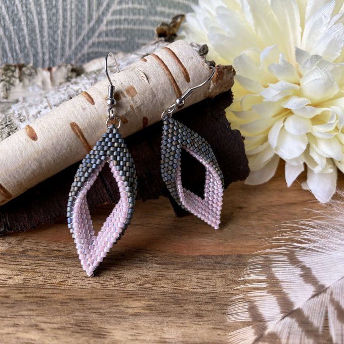 Boucles d’oreilles en perles Miyuki en forme de feuille rose et gris