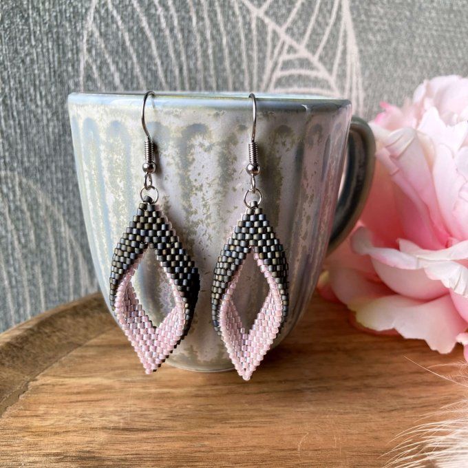 Boucles d’oreilles en perles Miyuki en forme de feuille rose et gris