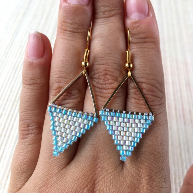 Boucles d'oreilles triangle en tissage de perles Miyuki bleu lagon & jaune