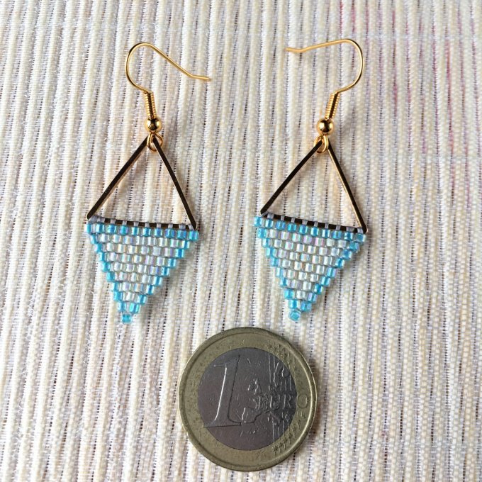 Boucles d'oreilles triangle en tissage de perles Miyuki bleu lagon & jaune