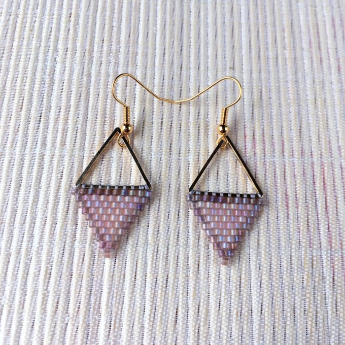 Boucles d'oreilles triangle en tissage de perles Miyuki cappuccino