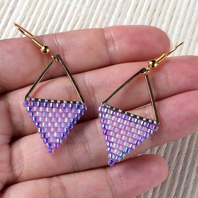 Boucles d'oreilles triangle en tissage de perles Miyuki violet & rose