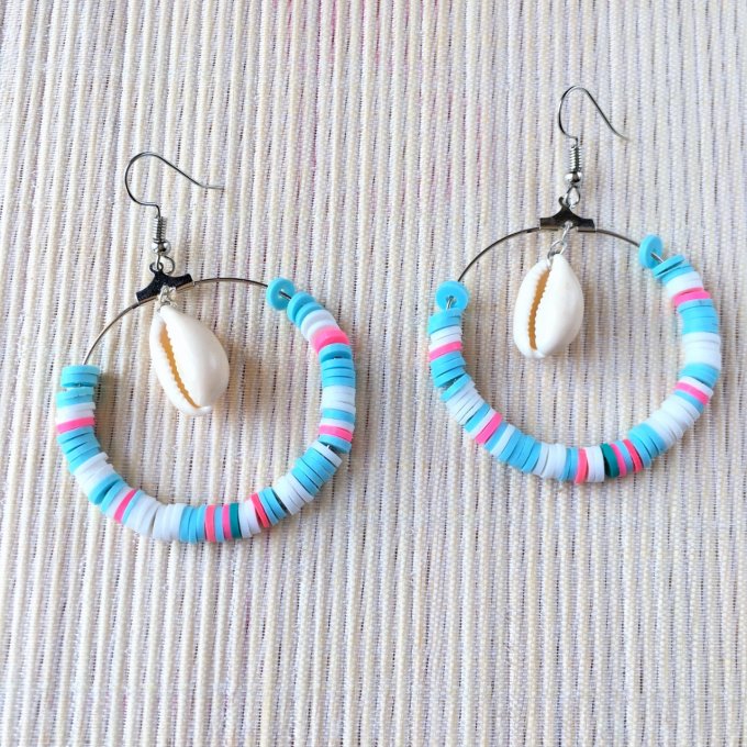 Boucles d'oreilles Créoles, perles Heishi turquoise & coquillages Cauri