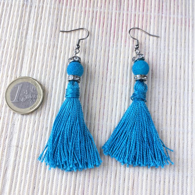 Boucles d'oreilles grand pompon & perle en pierre, bleu ciel