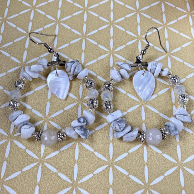 Boucles d'oreilles créoles en Howlite