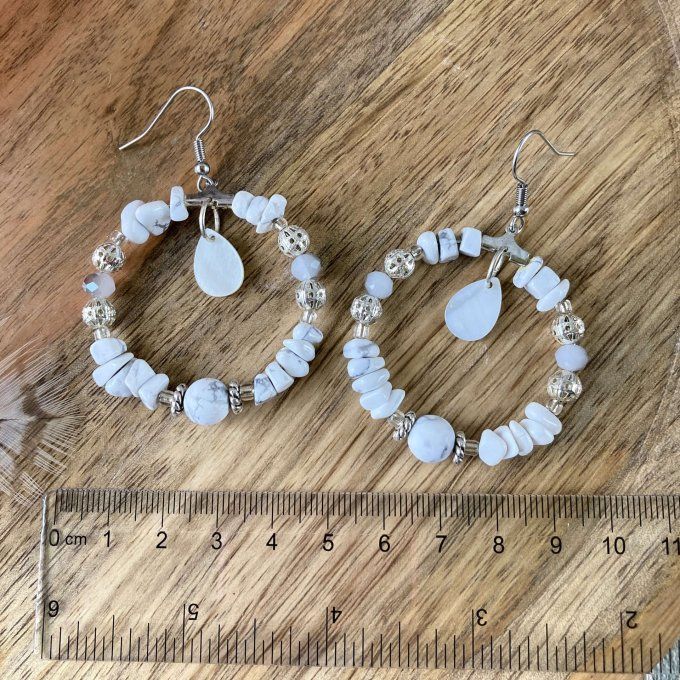 Boucles d'oreilles créoles en Howlite