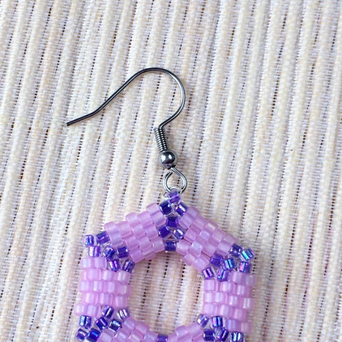 Boucles d'oreilles hexagone rose & violet, tissage Miyuki