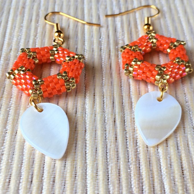 Boucles d'oreilles hexagone orange & doré, tissage Miyuki