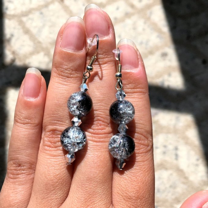 Boucles d'oreilles pendantes, à perles craquelées, noir et argenté