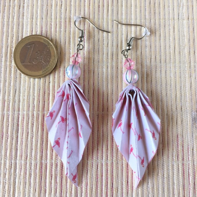 Boucles d'oreilles origami, blanc motif flamants roses