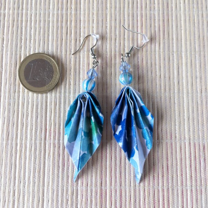 Boucles d'oreilles origami, bulles bleues