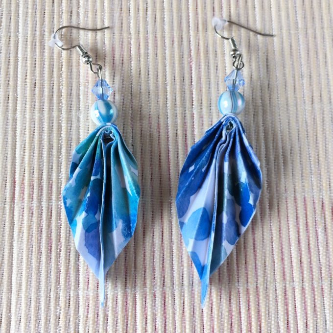 Boucles d'oreilles origami, bulles bleues