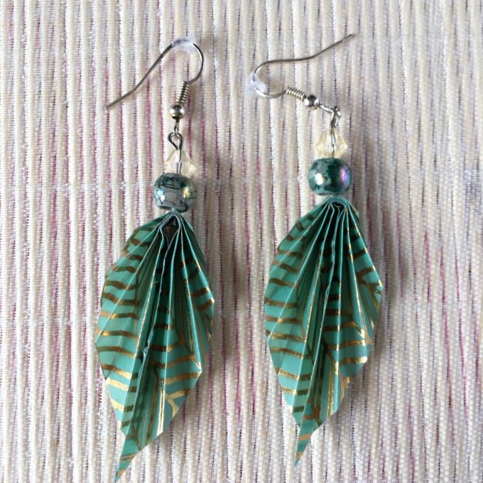 Boucles d'oreilles origami, vert et doré