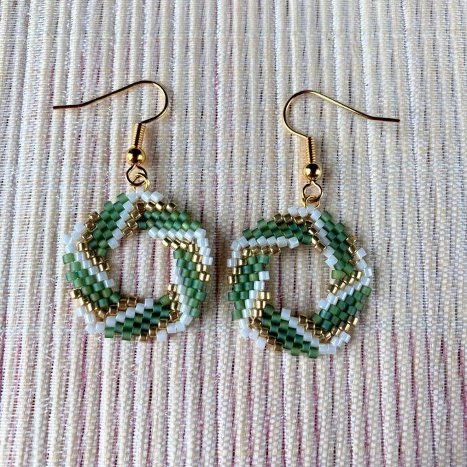 Boucles d’oreilles géométriques, couronne en perles Miyuki vert, beige, doré