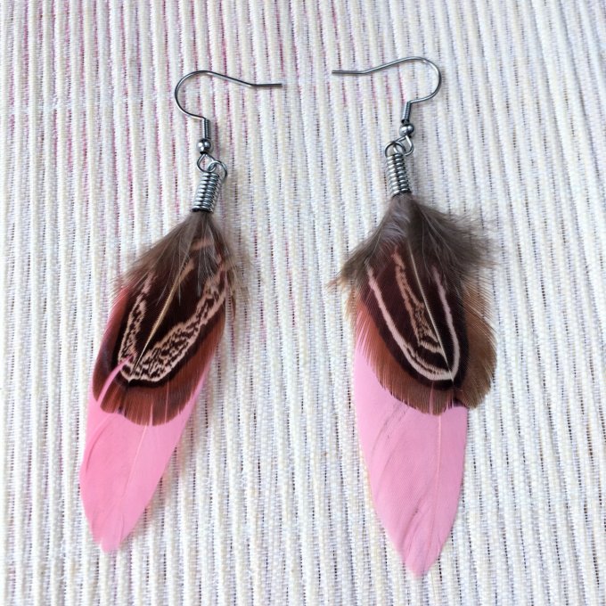 Boucles d'oreilles plumes, rose & marron