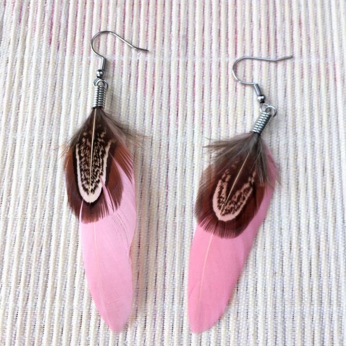 Boucles d'oreilles plumes, rose & marron