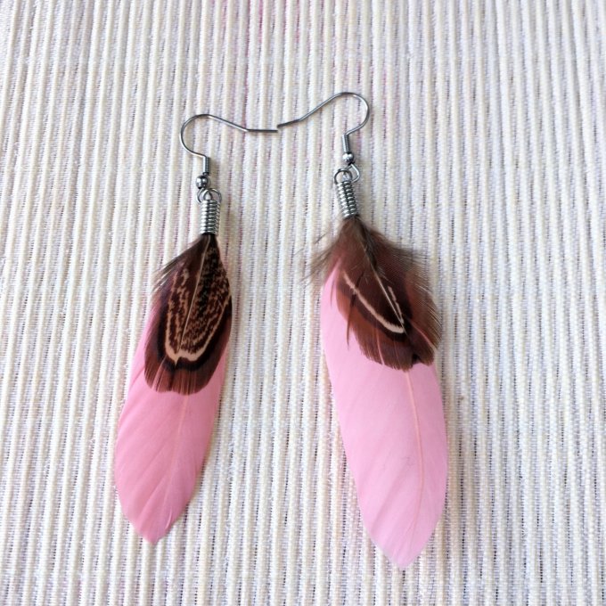 Boucles d'oreilles plumes, rose & marron