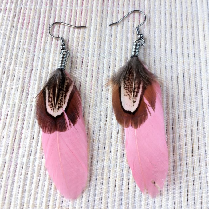 Boucles d'oreilles plumes, rose & marron