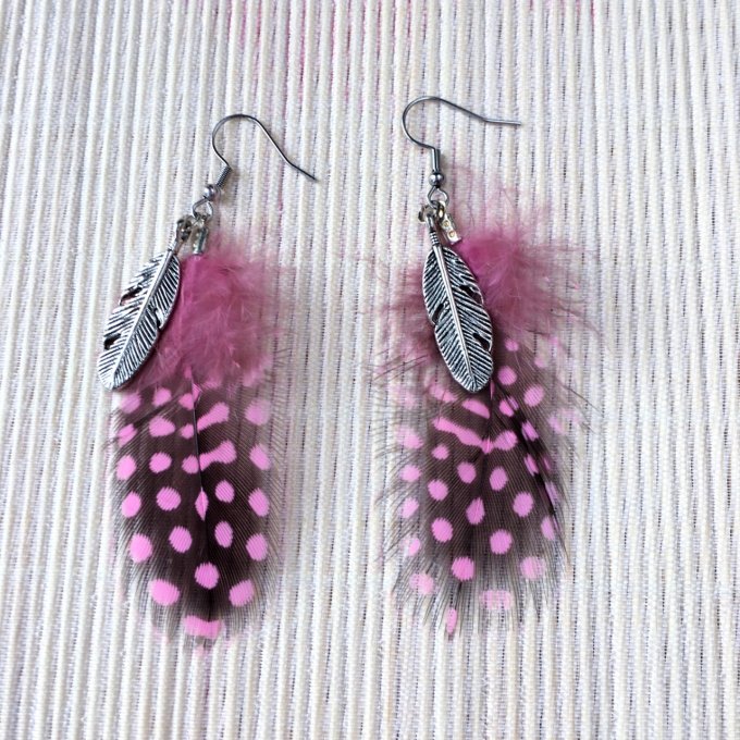 Boucles d'oreilles plumes, rose & noir