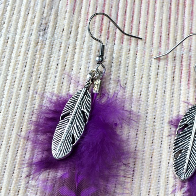 Boucles d'oreilles plumes, violet & noir