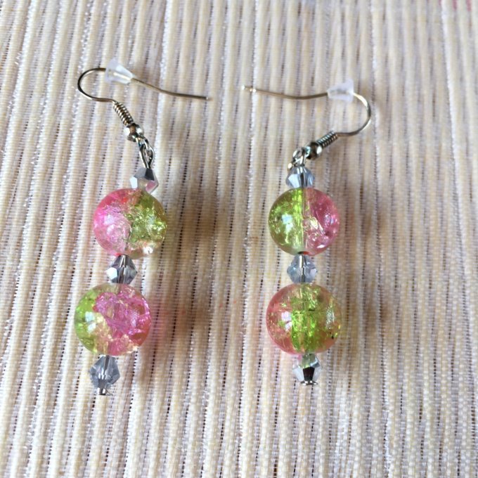Boucles d'oreilles pendantes, à perles craquelées, vert et rose