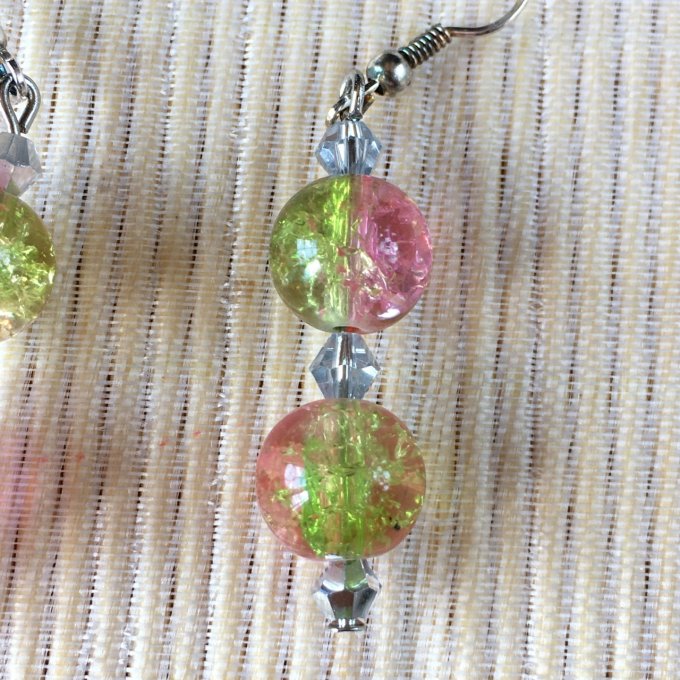 Boucles d'oreilles pendantes, à perles craquelées, vert et rose