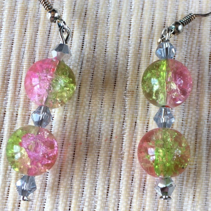 Boucles d'oreilles pendantes, à perles craquelées, vert et rose