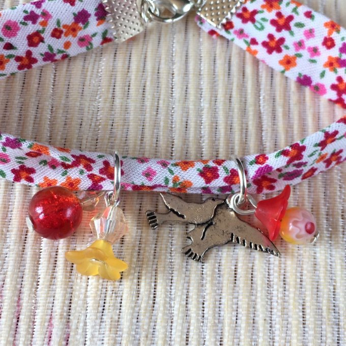 Bracelet 17cm, ruban fleuri blanc, rouge, jaune, couple oiseaux