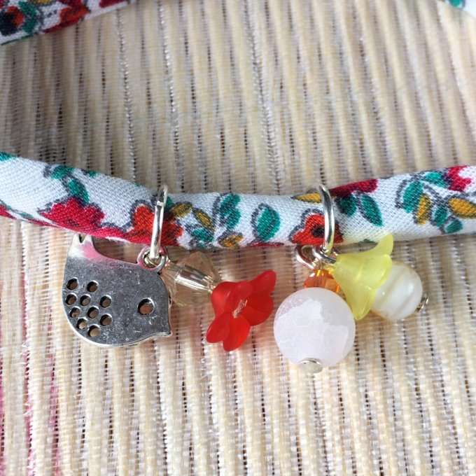 Bracelet 19cm, ruban fleuri blanc et multicolore, oiseau