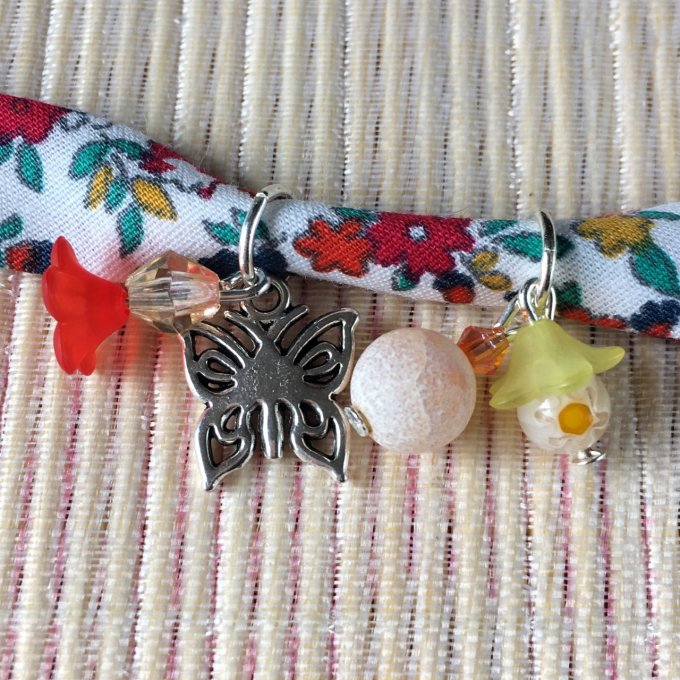 Bracelet 16cm, ruban fleuri blanc et multicolore, papillon