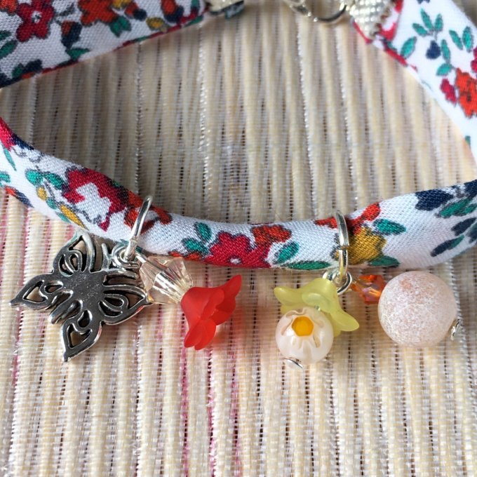 Bracelet 16cm, ruban fleuri blanc et multicolore, papillon
