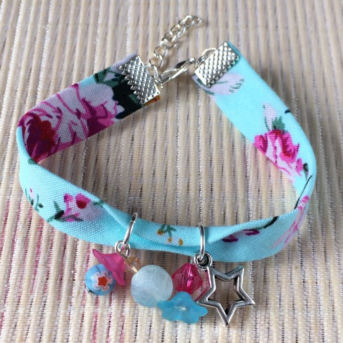 Bracelet 17cm, ruban fleuri bleu vif et rose, étoile