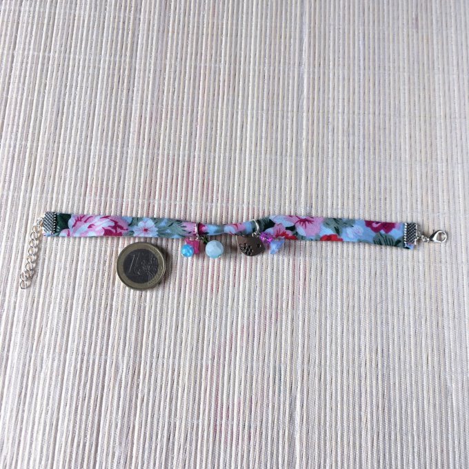 Bracelet 19cm, ruban fleuri bleu doux et rose, petit oiseau