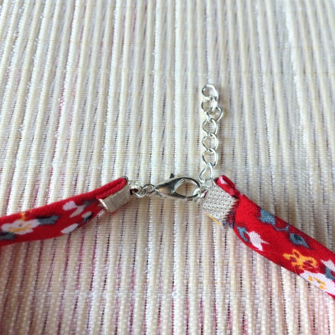 Bracelet 18cm, ruban fleuri rouge et blanc, étoile