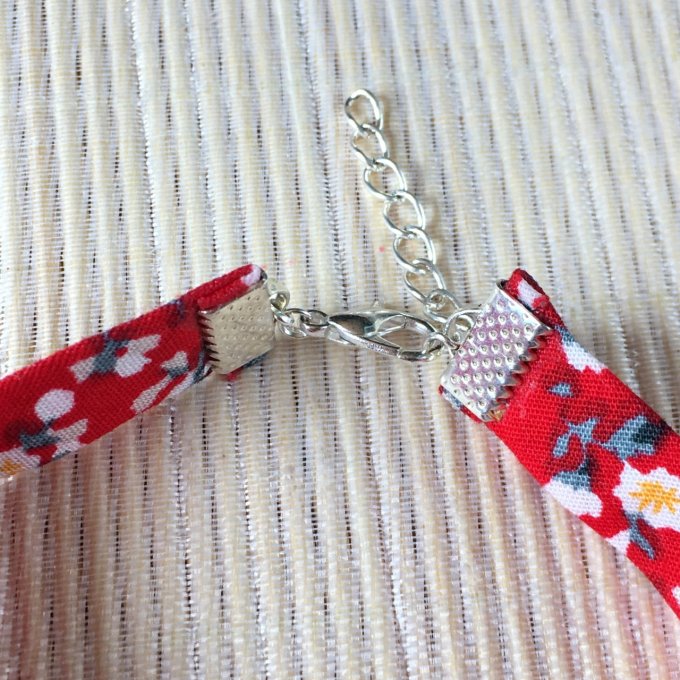 Bracelet 17cm, ruban fleuri rouge et blanc, étoile