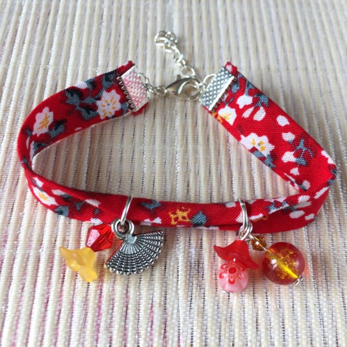 Bracelet 16cm, ruban fleuri rouge et blanc, éventail