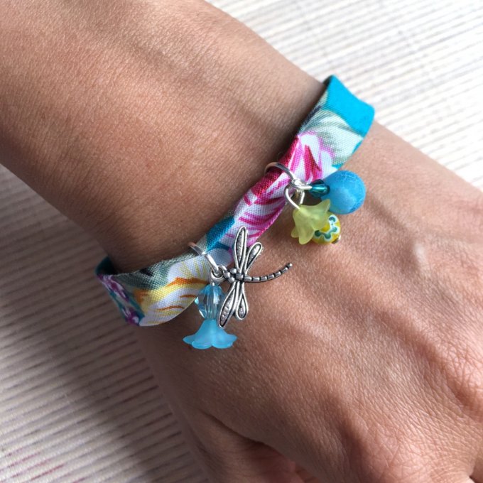 Bracelet 19cm, ruban fleuri turquoise et rose, libellule