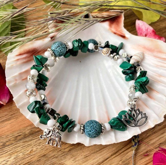 Bracelet Jonc en Malachite, perles, coquillages, breloques lotus & éléphant