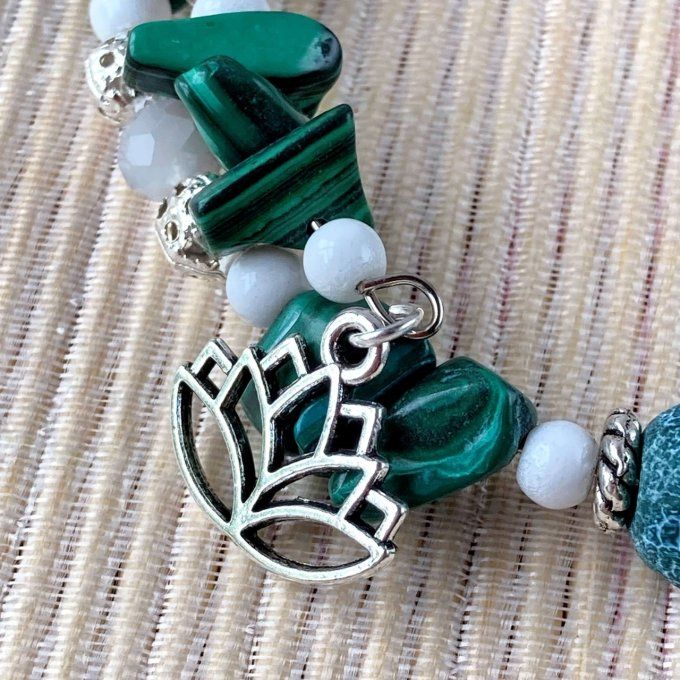 Bracelet Jonc en Malachite, perles, coquillages, breloques lotus & éléphant