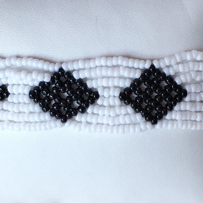 Bracelet croisillons en rocailles blanc et noir