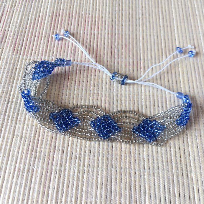 Bracelet croisillons en rocailles argenté et bleu